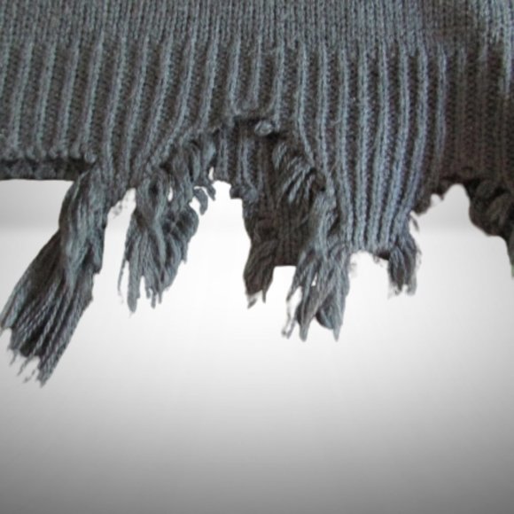 L. Love Gray Sweater with Frayed Edging, Women's S/M, 100% Acrylic, Soft & Warm - Picture 4 of 6